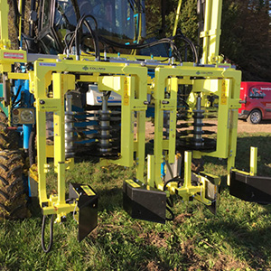 Pré-tailleuse ayant pour usage de faciliter la taille de la vigne